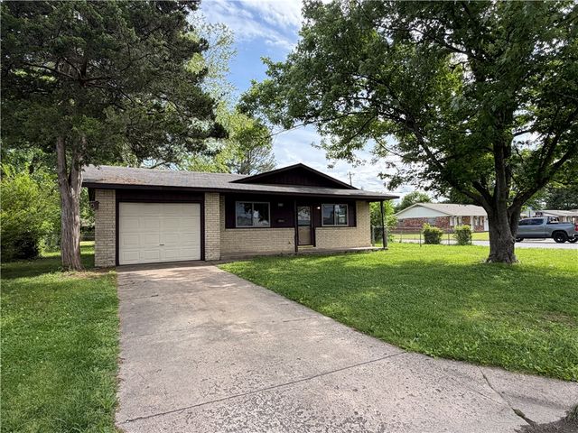 1915 Theodore Drive, Springdale, AR 72762