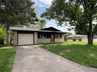 1915 Theodore Drive, Springdale, AR 72762