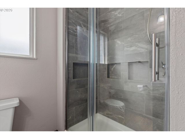 1754 Ne 13TH St, Lincoln City, OR 97367