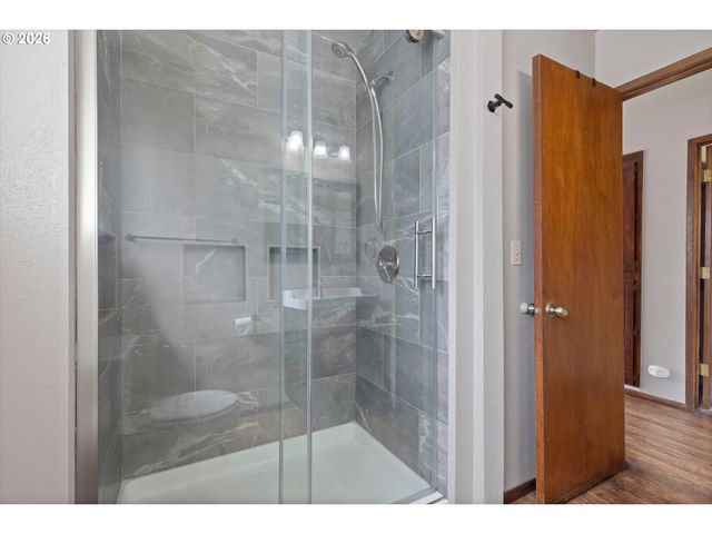 1754 Ne 13TH St, Lincoln City, OR 97367