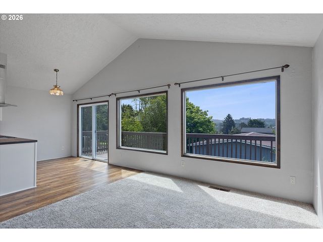 1754 Ne 13TH St, Lincoln City, OR 97367