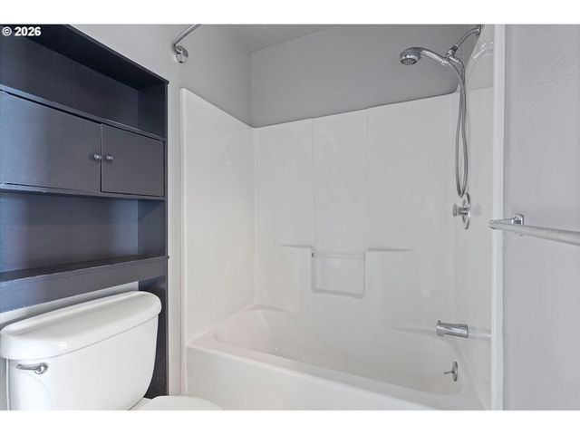 1754 Ne 13TH St, Lincoln City, OR 97367