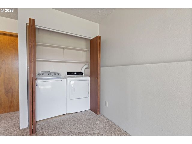 1754 Ne 13TH St, Lincoln City, OR 97367
