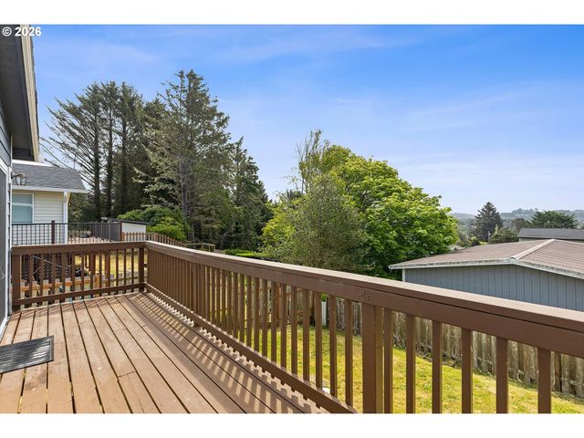 1754 Ne 13TH St, Lincoln City, OR 97367