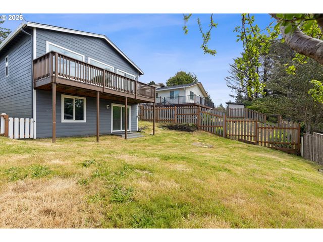 1754 Ne 13TH St, Lincoln City, OR 97367