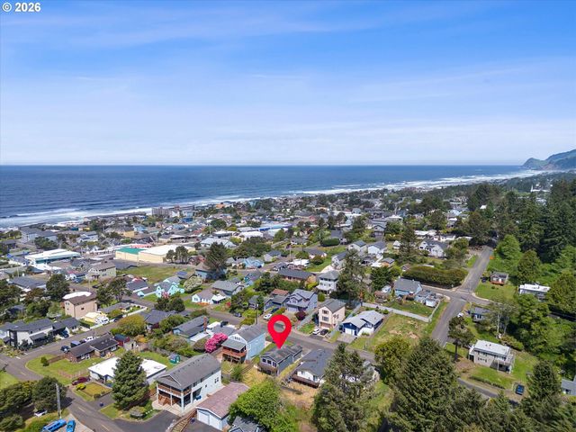 1754 Ne 13TH St, Lincoln City, OR 97367