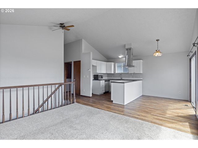 1754 Ne 13TH St, Lincoln City, OR 97367