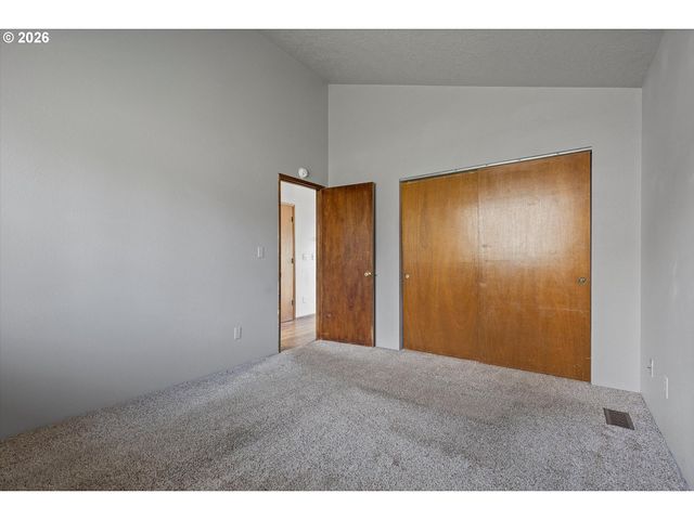 1754 Ne 13TH St, Lincoln City, OR 97367