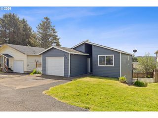 1754 Ne 13TH St, Lincoln City, OR 97367
