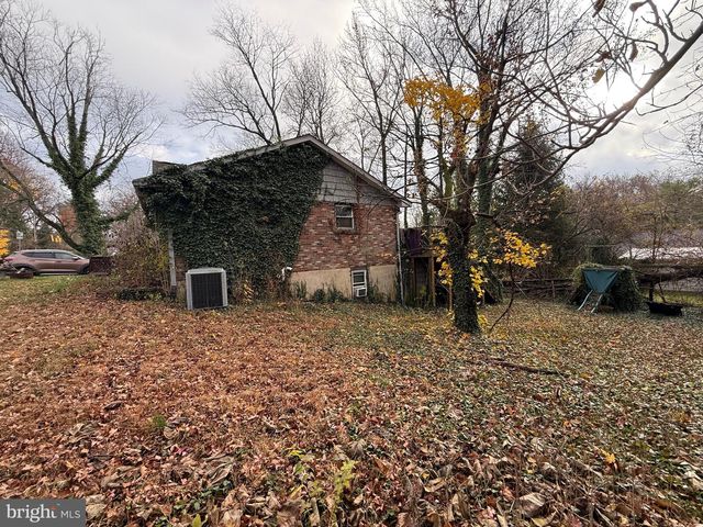 1602 HARVEY RD, Wilmington, DE 19810