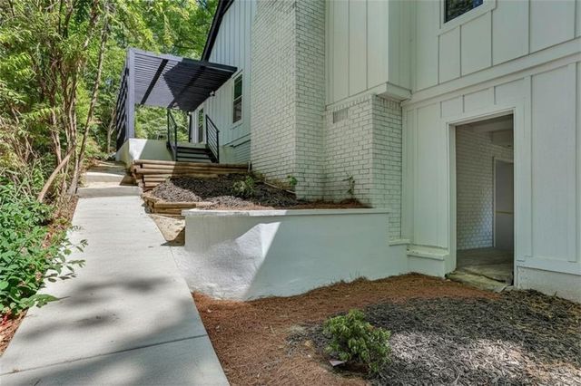 2707 Cosmos Drive NE, Atlanta, GA 30345