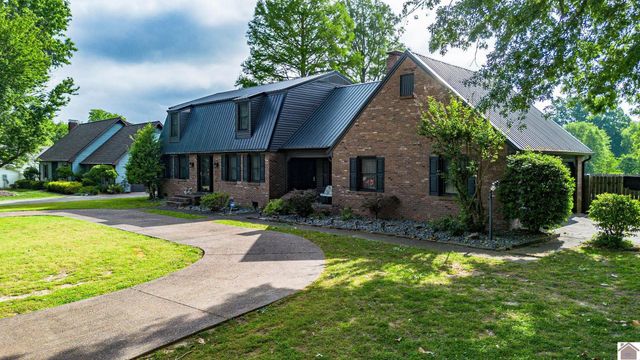 2020 Natchez Lane, Paducah, KY 42001