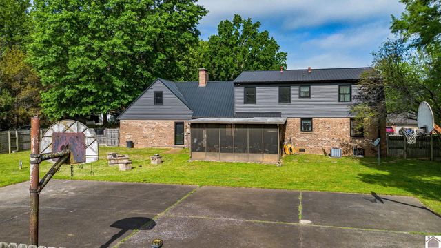 2020 Natchez Lane, Paducah, KY 42001