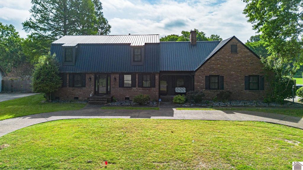 2020 Natchez Lane, Paducah, KY 42001