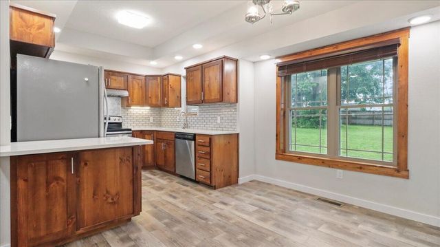 2606 Country Drive, Mountain Grove, MO 65711