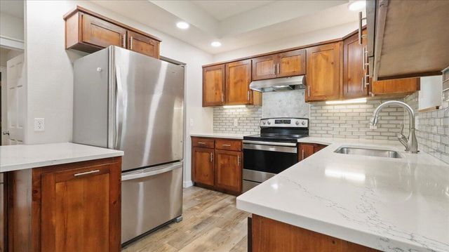 2606 Country Drive, Mountain Grove, MO 65711