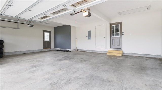 2606 Country Drive, Mountain Grove, MO 65711