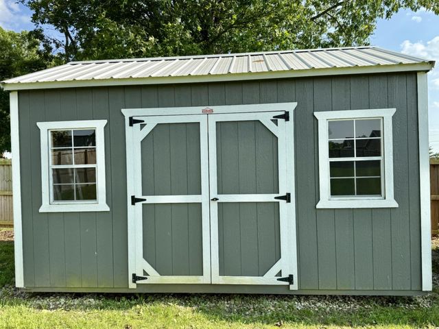 2606 Country Drive, Mountain Grove, MO 65711