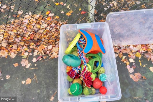 3379 LAKESIDE VIEW DR, Falls Church, VA 22041