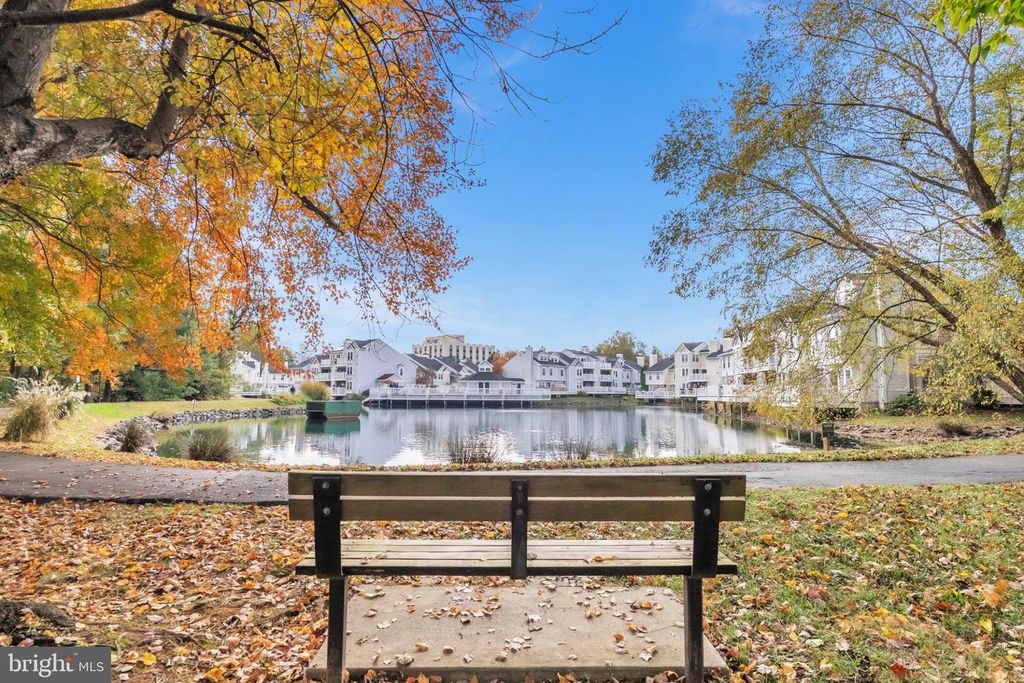 3379 LAKESIDE VIEW DR, Falls Church, VA 22041