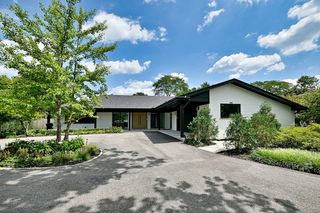 3456 Whirlaway Drive, Northbrook, IL 60062