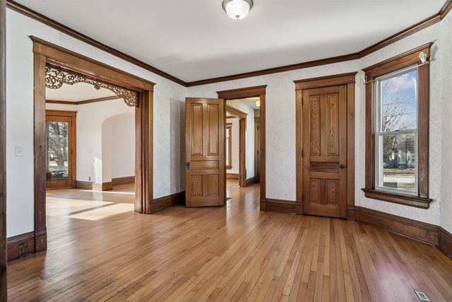 319 S Main Street, Fayette, IA 52142