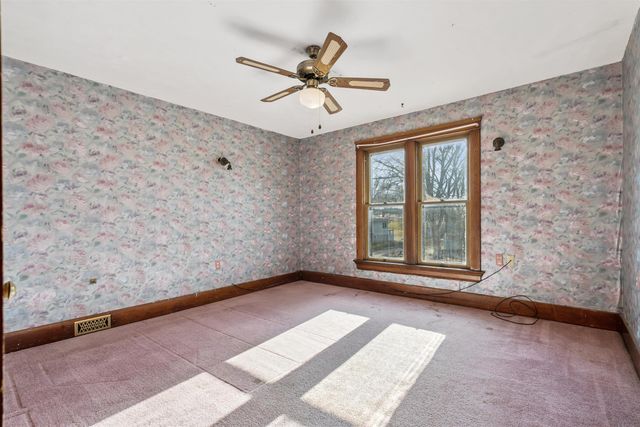 319 S Main Street, Fayette, IA 52142