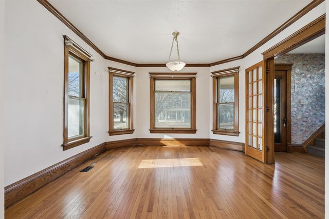 319 S Main Street, Fayette, IA 52142