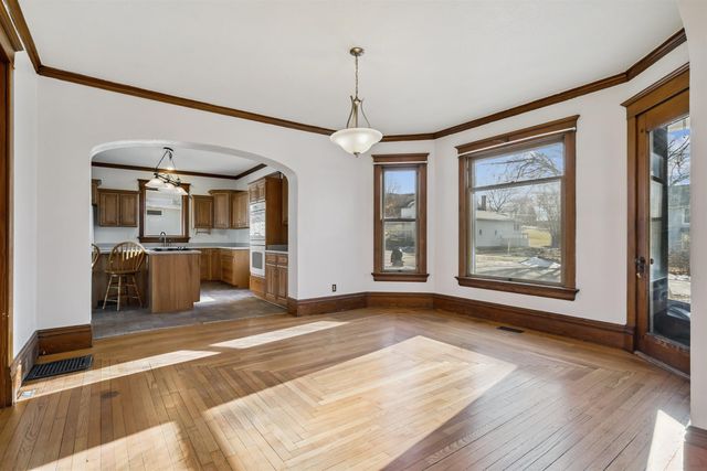 319 S Main Street, Fayette, IA 52142