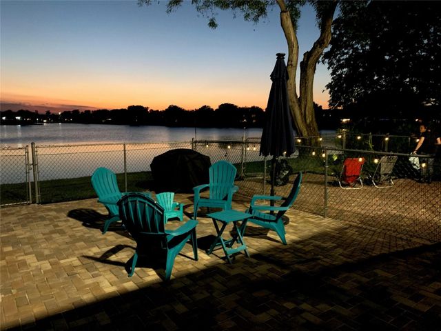 334 NW 103rd Terrace 334, Pembroke Pines, FL 33026