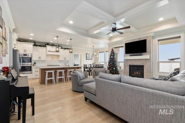 1754 N Peakhurt, Kuna, ID 83634