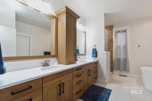 1754 N Peakhurt, Kuna, ID 83634