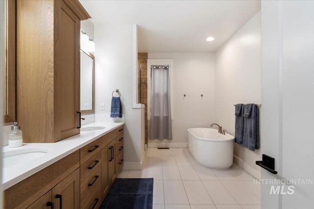 1754 N Peakhurt, Kuna, ID 83634