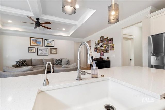 1754 N Peakhurt, Kuna, ID 83634