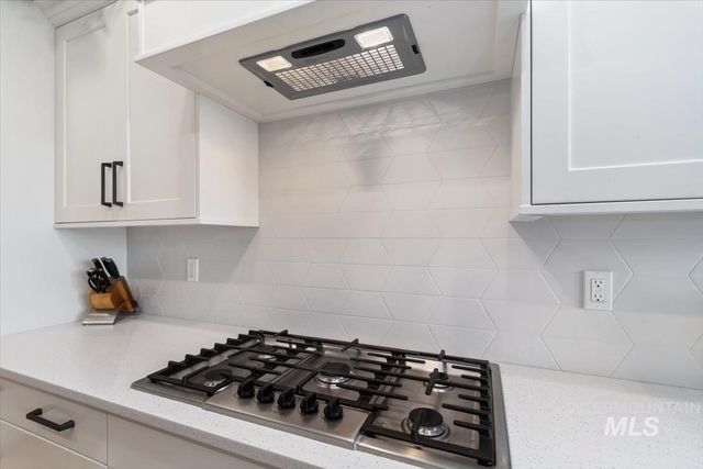 1754 N Peakhurt, Kuna, ID 83634