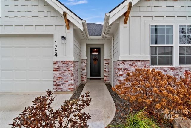 1754 N Peakhurt, Kuna, ID 83634