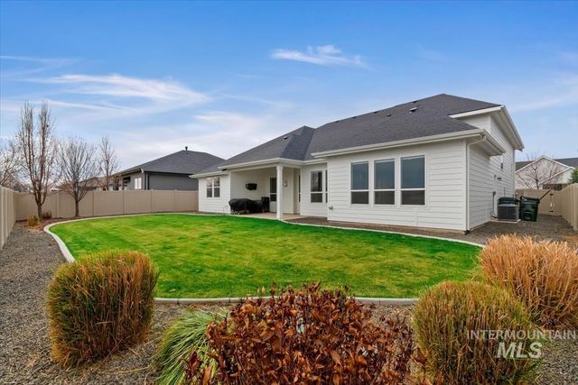 1754 N Peakhurt, Kuna, ID 83634