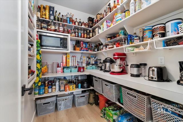 1754 N Peakhurt, Kuna, ID 83634