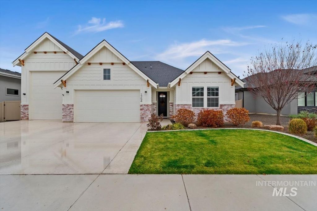 1754 N Peakhurt, Kuna, ID 83634