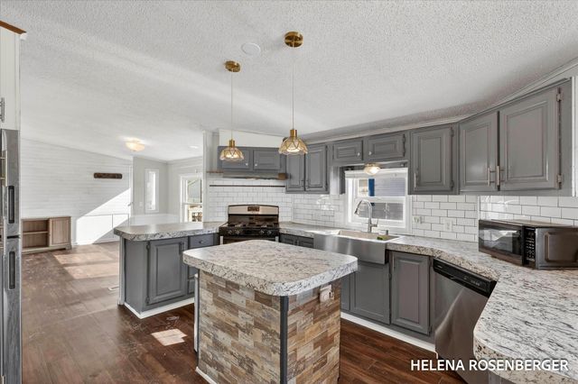 1815 Daisy Lane, Kent City Vllg, MI 49330