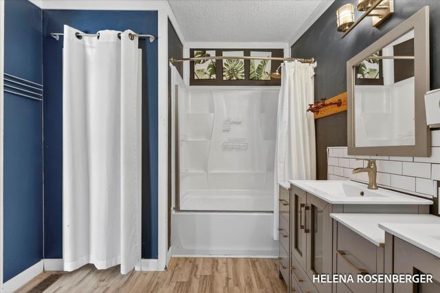 1815 Daisy Lane, Kent City Vllg, MI 49330