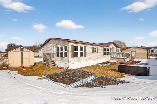 1815 Daisy Lane, Kent City Vllg, MI 49330