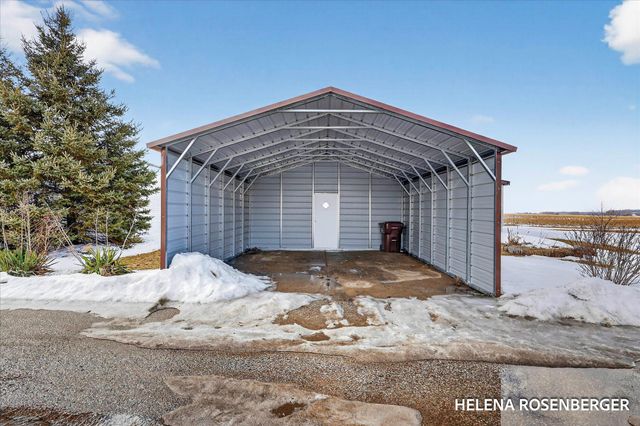 1815 Daisy Lane, Kent City Vllg, MI 49330