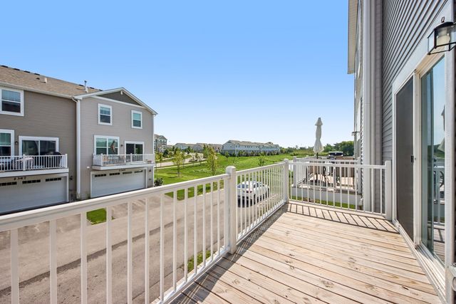 1109 Atterberg Road 4102, South Elgin, IL 60177