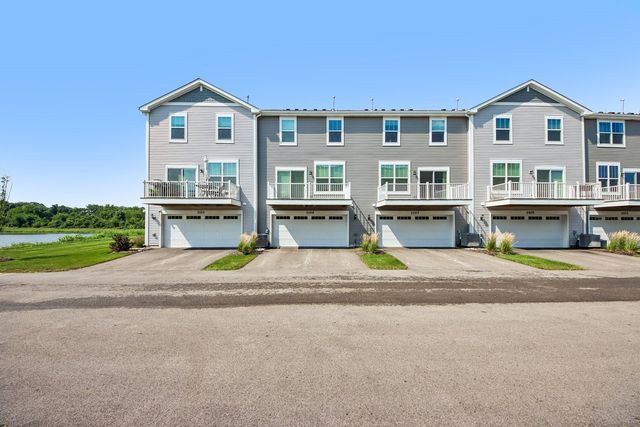 1109 Atterberg Road 4102, South Elgin, IL 60177