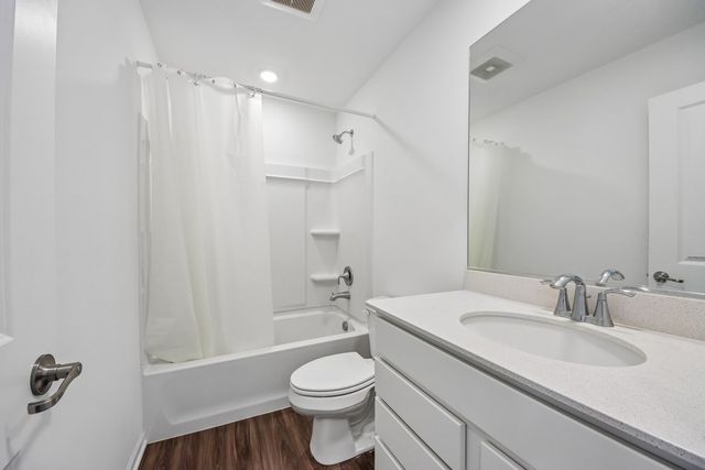 1109 Atterberg Road 4102, South Elgin, IL 60177