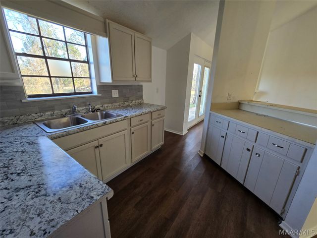 1024 N Gap Loop, Montgomery, AL 36110