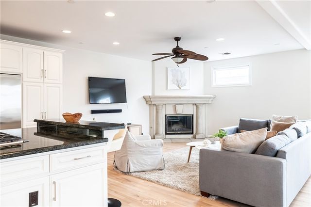 604 Manhattan Beach Boulevard, Manhattan Beach, CA 90266