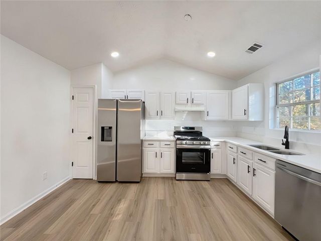 565 Paris Drive, Lawrenceville, GA 30043