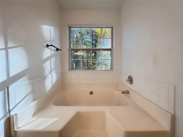 565 Paris Drive, Lawrenceville, GA 30043